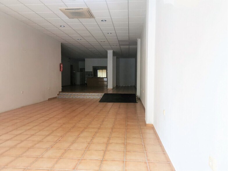 Retail in Ontinyent to rent - Building Photo - Image 2 of 4