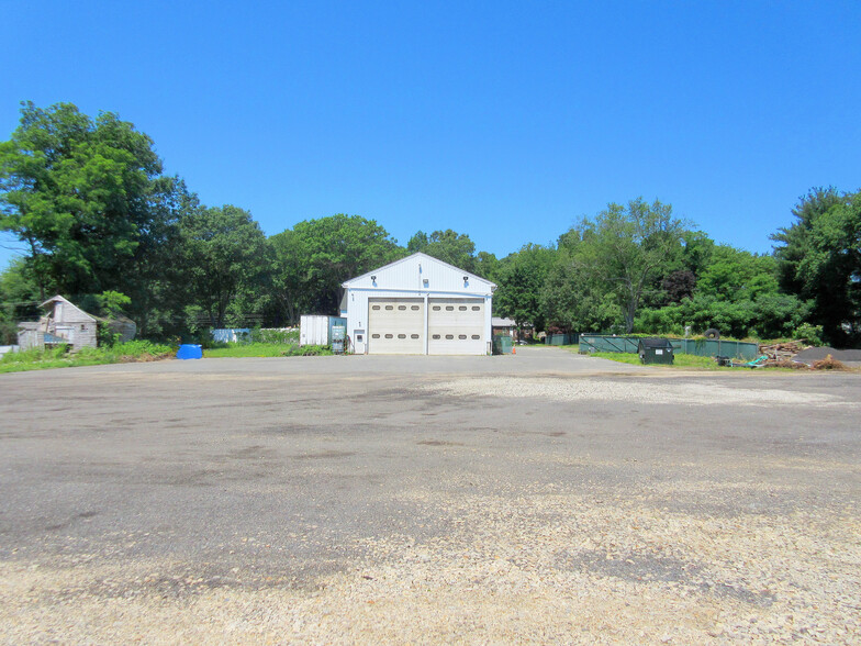 118-124 Rabbit Rd, Salisbury, MA for rent - Building Photo - Image 3 of 5