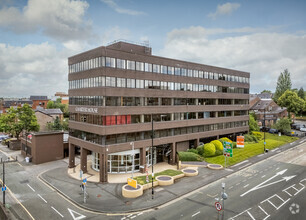 2 Woodlands Rd, Altrincham for rent Primary Photo- Image 1 of 11