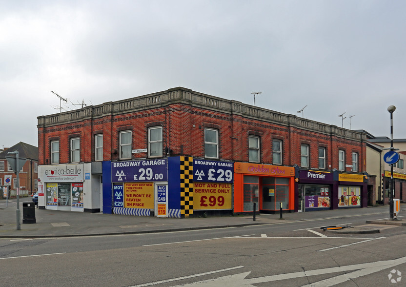 4 The Broadway, Andover for sale - Building Photo - Image 2 of 3