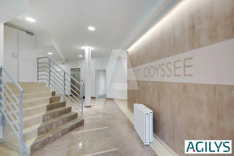 Office in Massy to rent Lobby- Image 1 of 7