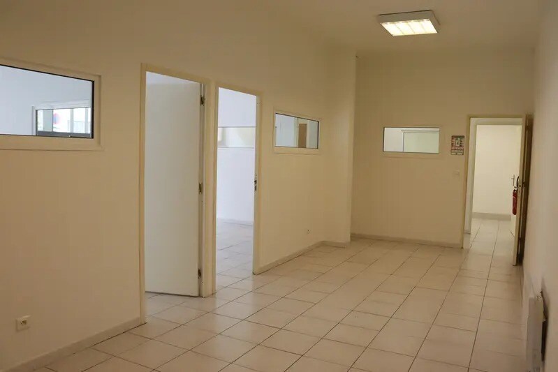 Office in Salon-de-Provence for sale - Building Photo - Image 3 of 4