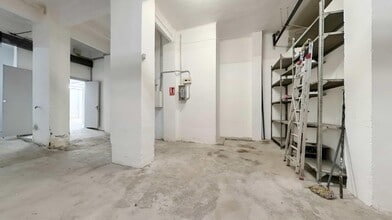 Retail in Santa Coloma de Gramenet, Barcelona to rent Interior Photo- Image 1 of 6