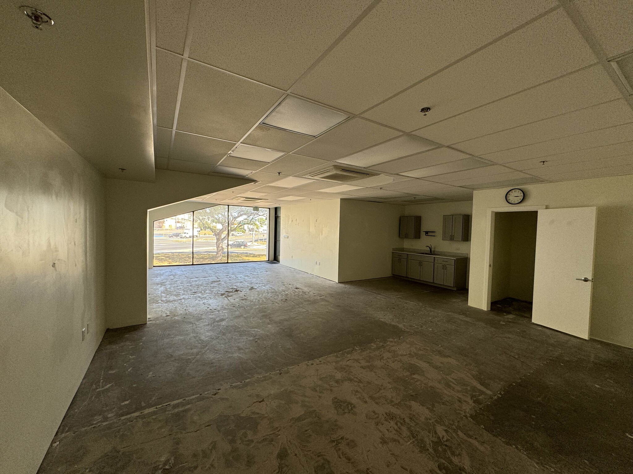 2290 Alahao Pl, Honolulu, HI to rent Building Photo- Image 1 of 6
