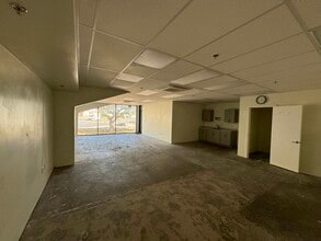 2290 Alahao Pl, Honolulu, HI to rent Building Photo- Image 1 of 6