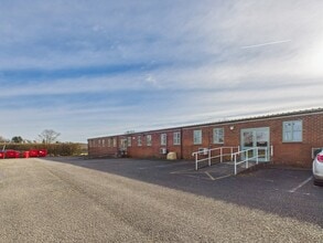 Llyndir Ln, Wrexham to rent Building Photo- Image 1 of 3