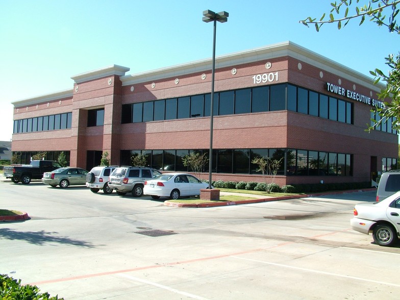 19901 Southwest Fwy, Sugar Land, TX for rent - Building Photo - Image 1 of 2