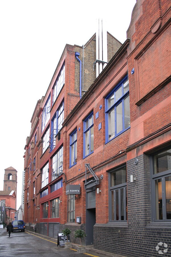 10 Barley Mow Passage, London W4 4PH UK