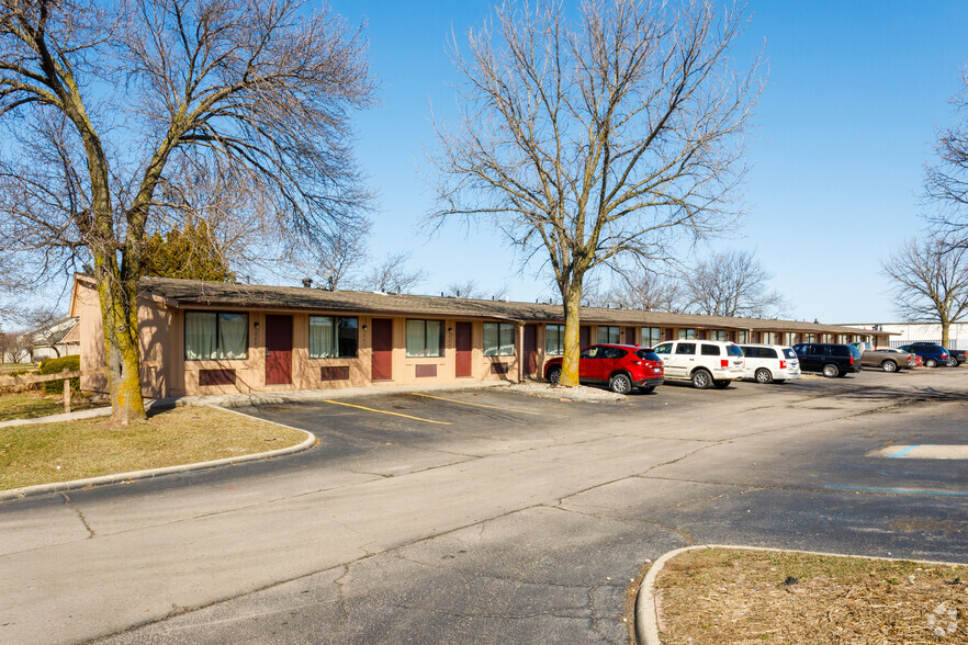 1885 Welcome Way, Monroe, MI for sale - Primary Photo - Image 2 of 7