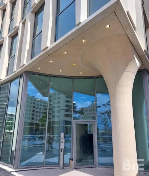 Office in Bordeaux to rent - Building Photo - Image 2 of 7