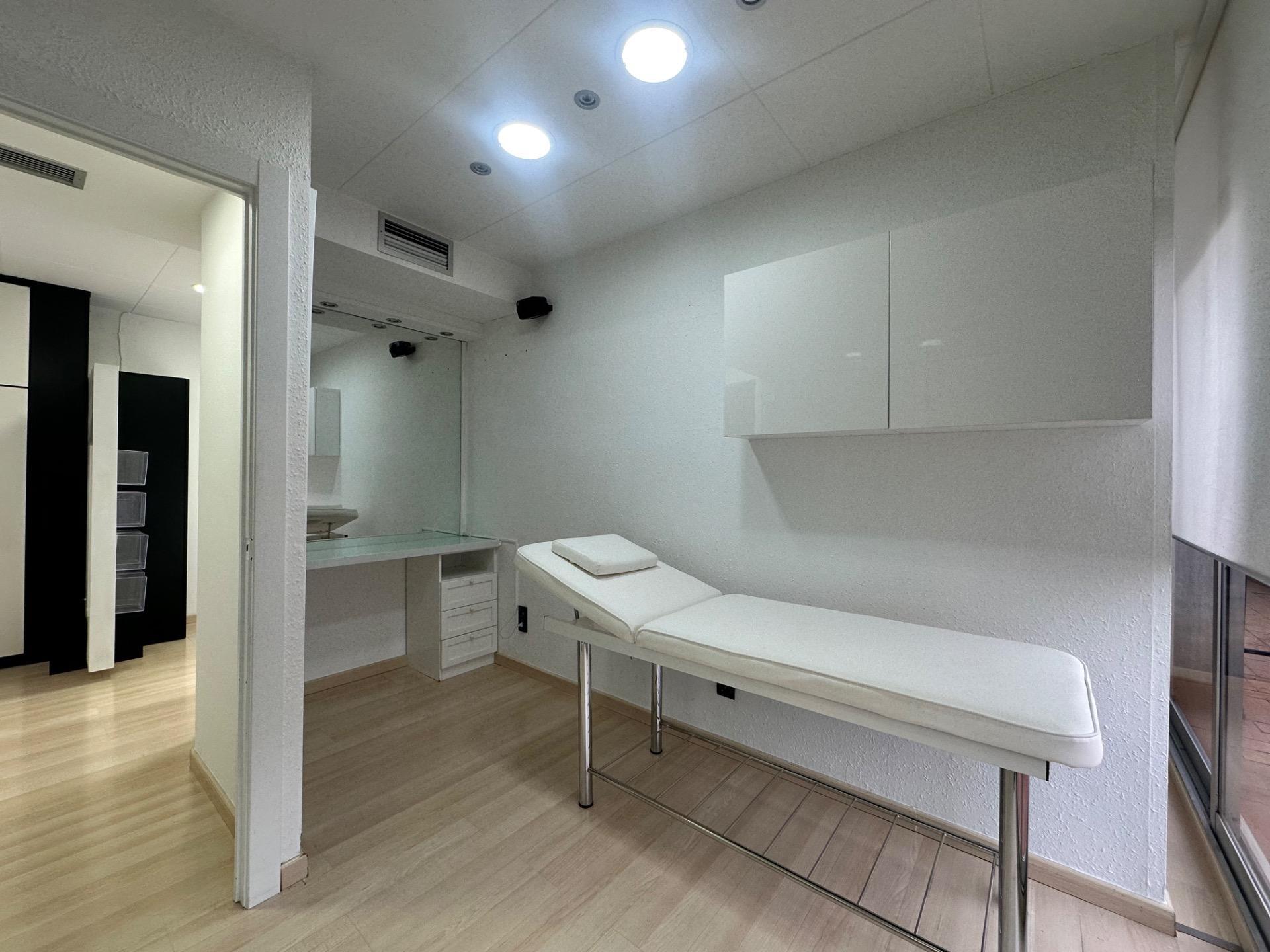 Office in Manresa, Barcelona to rent Interior Photo- Image 1 of 21