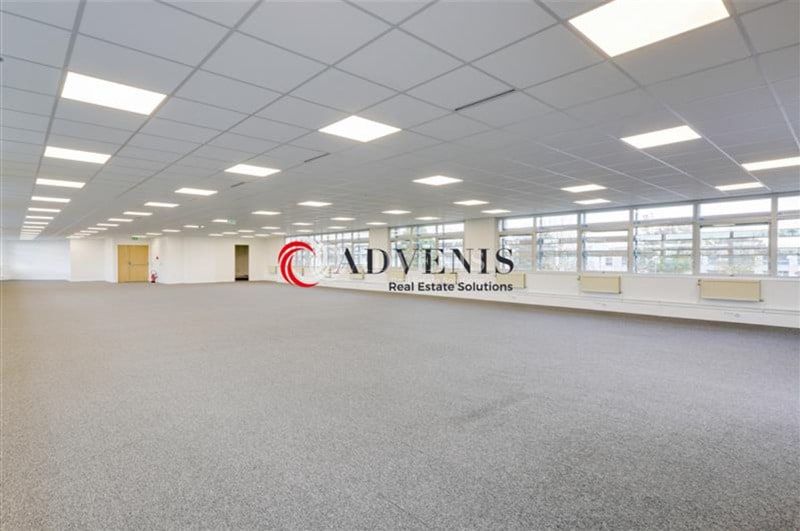 Office in Orly to rent Building Photo- Image 1 of 8