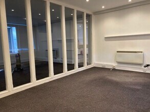 Kemble Airfield, Kemble to rent Interior Photo- Image 2 of 5