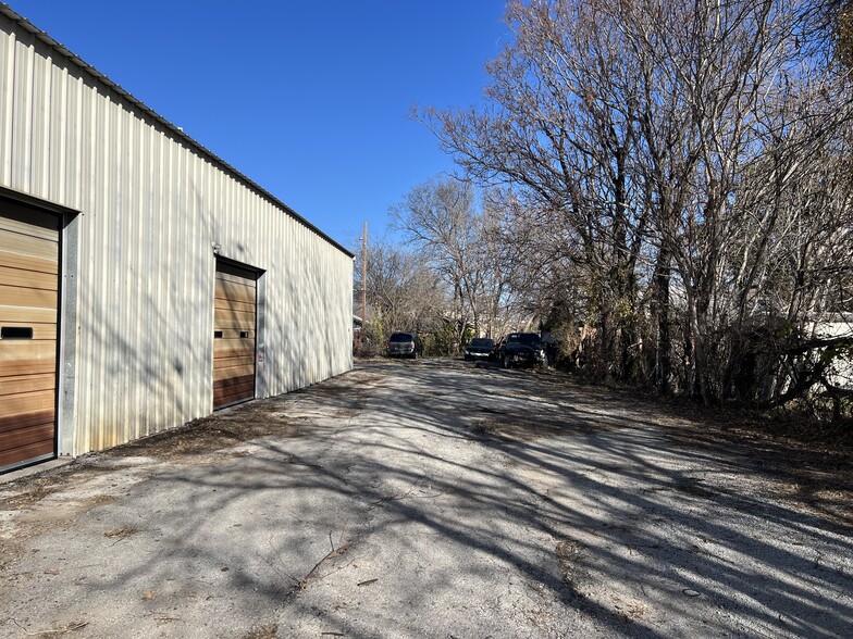 2885 E Admiral Pl, Tulsa, OK for sale - Building Photo - Image 2 of 10