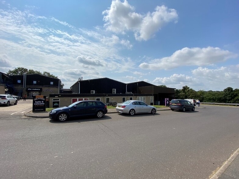 Fourth Av, Halstead for sale - Primary Photo - Image 1 of 3