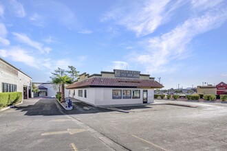 4400-4530 N Rancho Dr, Las Vegas, NV for rent Building Photo- Image 2 of 7