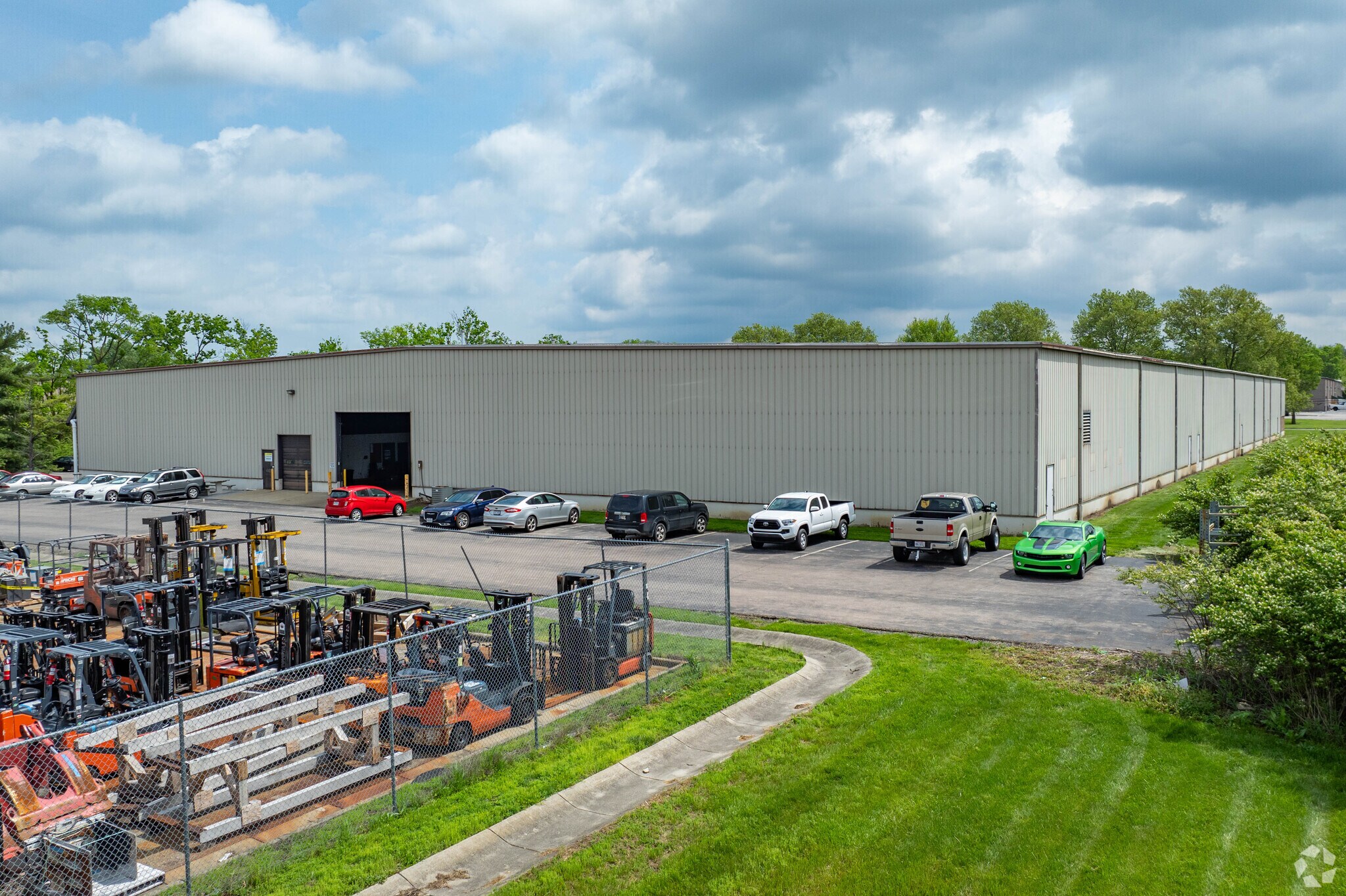 9877-9893 Crescent Park Dr, West Chester, OH for sale Building Photo- Image 1 of 1