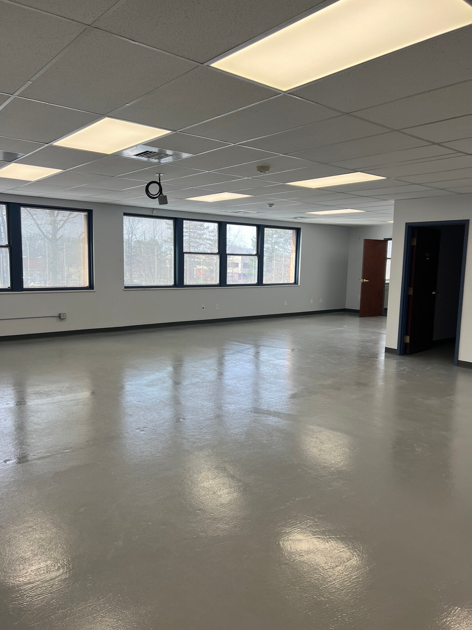 8300 Dow Cir, Strongsville, OH to rent Building Photo- Image 1 of 5