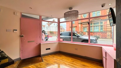 89 St Leonards Rd, Windsor to rent Interior Photo- Image 2 of 4