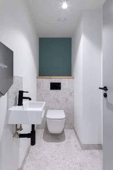 7-8 Savile Row, London to rent - Interior Photo - Image 2 of 7