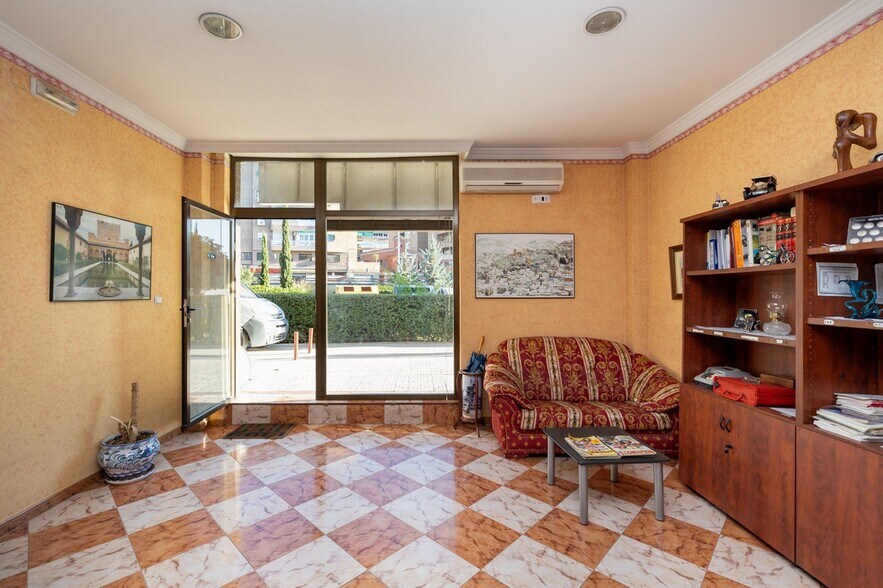 Retail in Granada, Granada for sale - Building Photo - Image 3 of 22