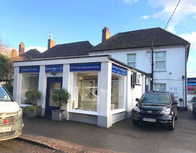 Portsmouth Rd, Godalming for sale Primary Photo- Image 1 of 1