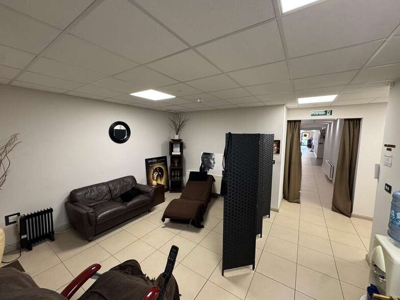 13 Antrim St, Lisburn to rent - Building Photo - Image 3 of 4