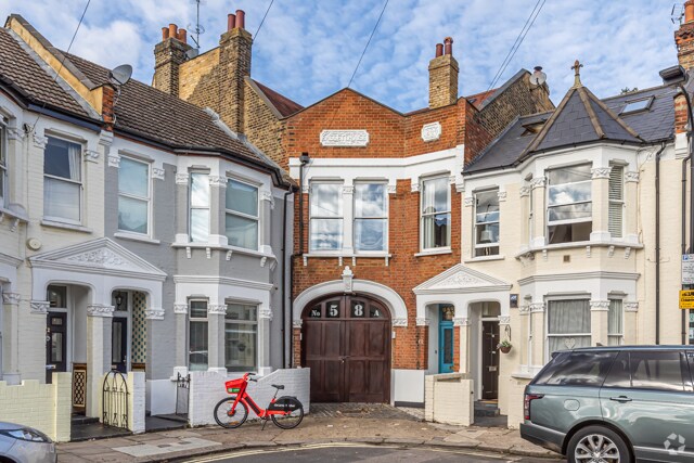 58-58A Bronsart Rd, London for sale - Primary Photo - Image 1 of 1