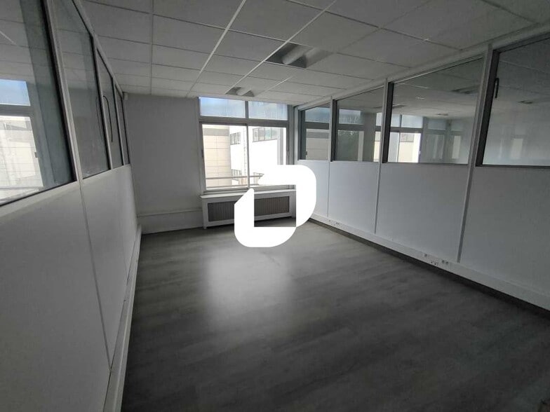 Office in Argenteuil to rent - Interior Photo - Image 3 of 17