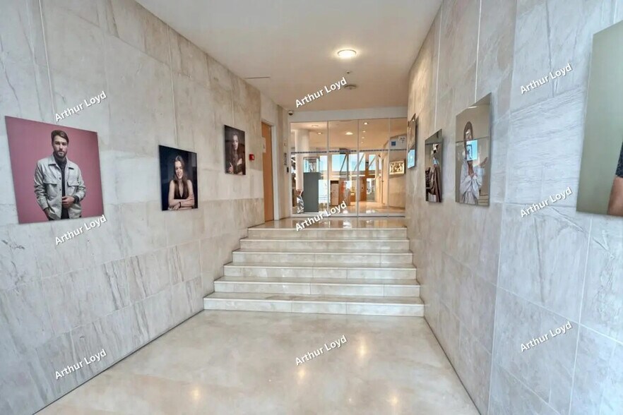 Office in Levallois-Perret to rent - Building Photo - Image 3 of 14