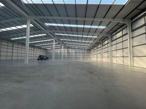 First Av, Doncaster for rent Interior Photo- Image 1 of 3