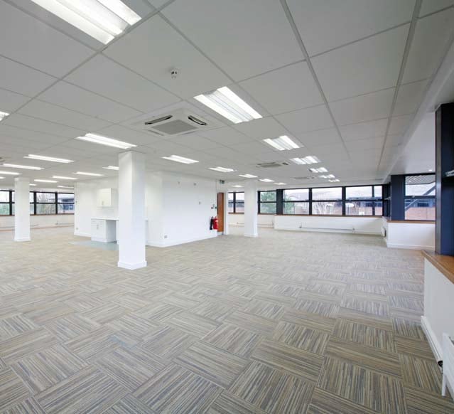 The Crescent, Birmingham to rent - Interior Photo - Image 3 of 4