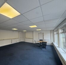Marchmont Ave, Polmont to rent Interior Photo- Image 2 of 7