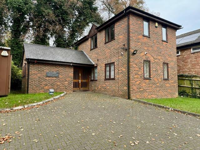 150 West Wycombe Rd, High Wycombe for sale Building Photo- Image 1 of 1