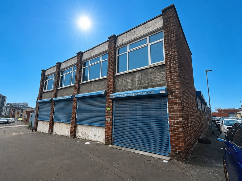 63 Red Bank, Manchester to rent - Primary Photo - Image 1 of 4