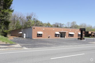 1975 Western Ave, Albany, NY for rent Primary Photo- Image 1 of 30