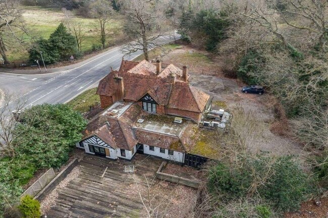 More details for London Rd, Ascot - Retail for Sale