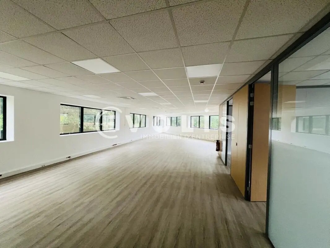 Office in Champs-sur-Marne to rent Interior Photo- Image 1 of 10