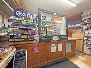 6 High St, Toft to rent Building Photo- Image 2 of 10