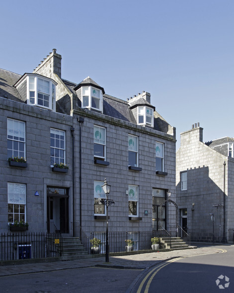 19 Golden Sq, Aberdeen for rent - Primary Photo - Image 1 of 1