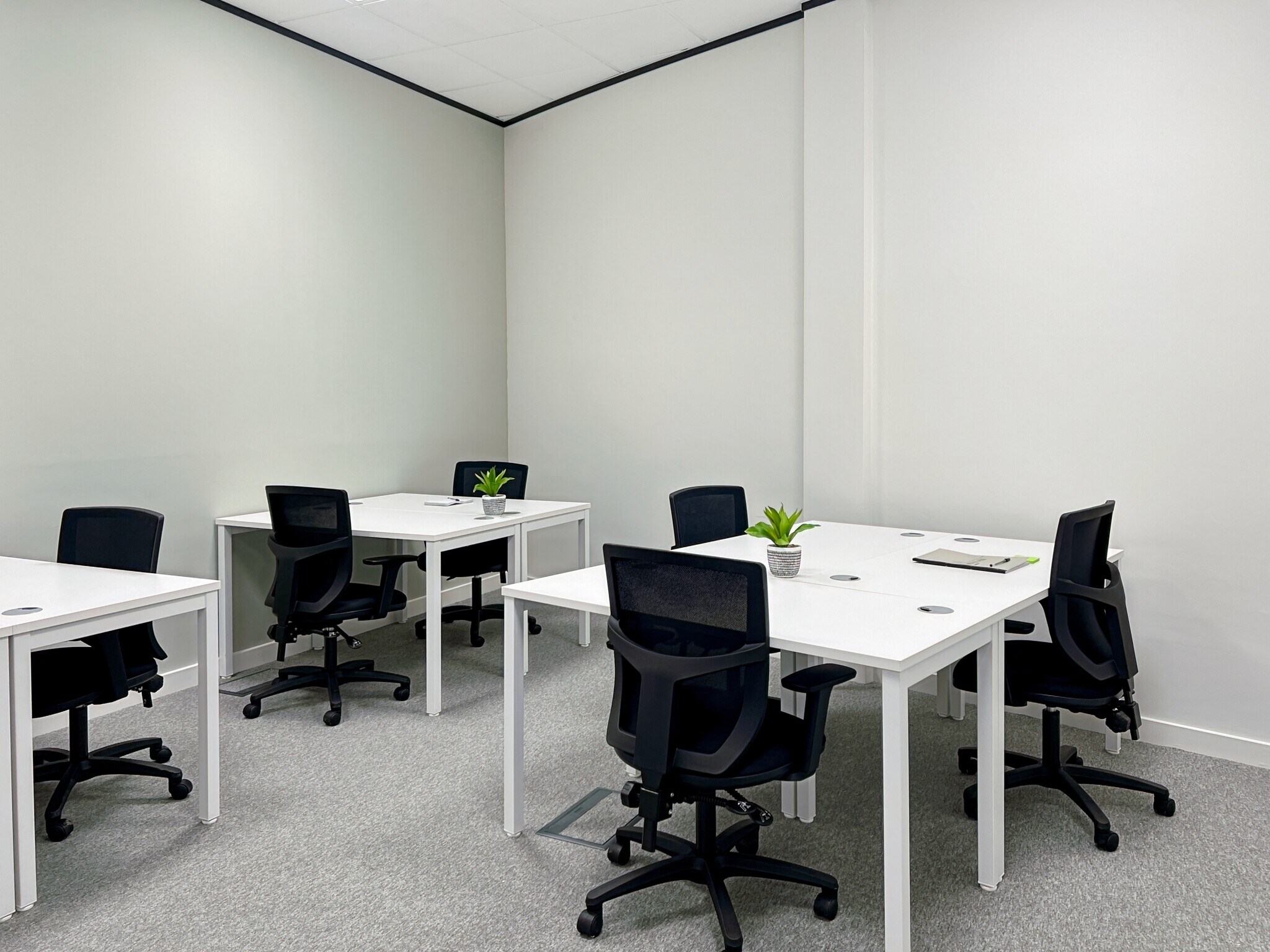 3-7 Victoria Sq, Wolverhampton to rent Interior Photo- Image 1 of 11