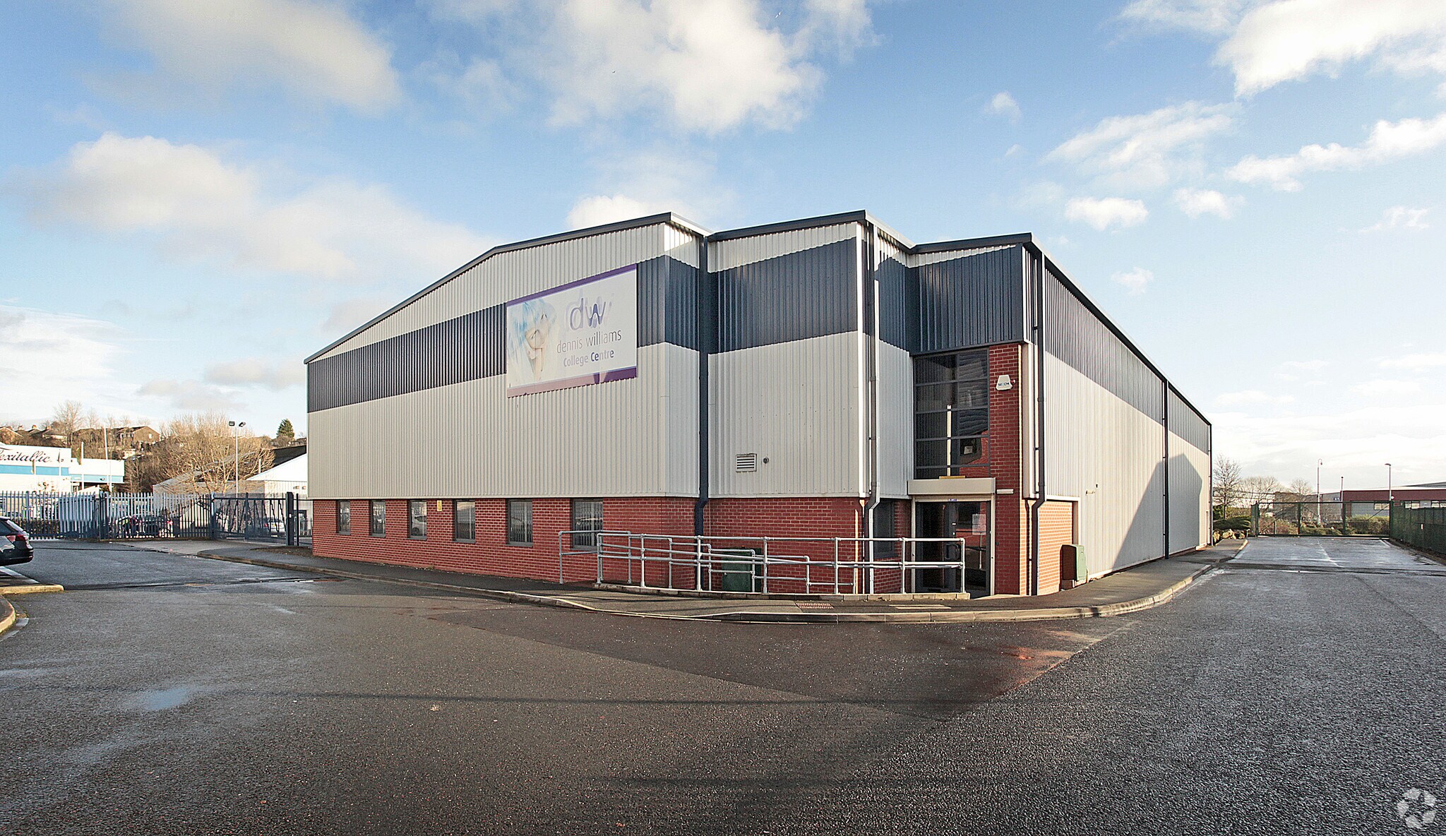 Chain Bar Ln, Cleckheaton for sale Primary Photo- Image 1 of 1