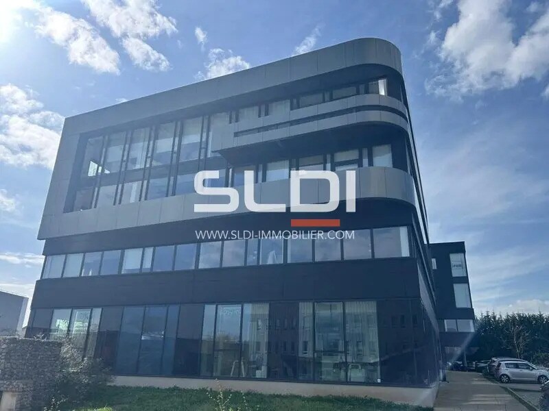 Office in Limonest to rent Building Photo- Image 1 of 7