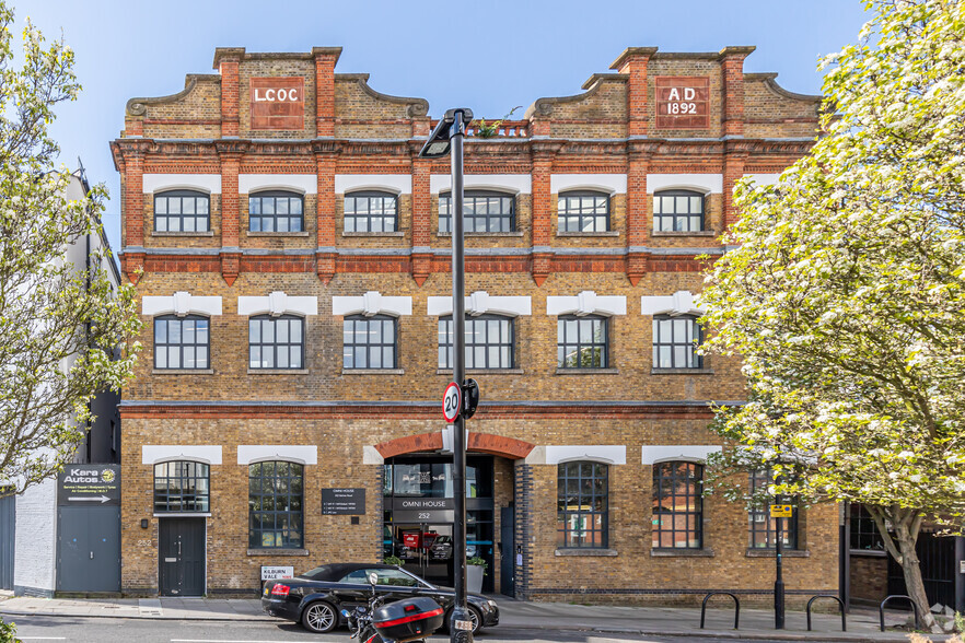 252 Belsize Rd, London for rent - Primary Photo - Image 1 of 3