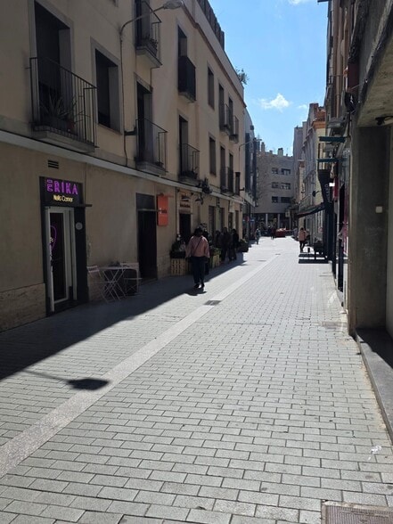 Retail in Igualada, Barcelona to rent - Building Photo - Image 2 of 2