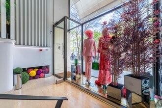 Retail in Madrid, Madrid to rent Interior Photo- Image 1 of 34