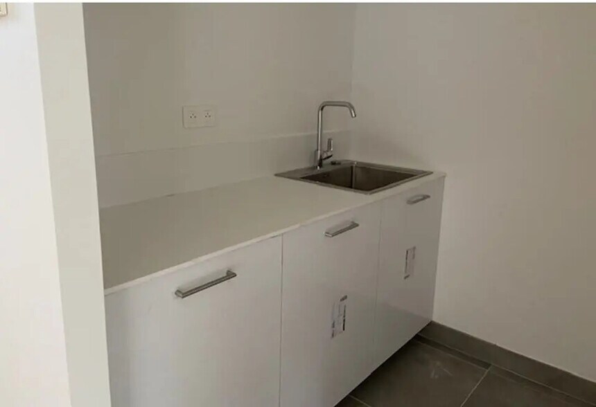 Office in Versailles to rent - Building Photo - Image 3 of 8