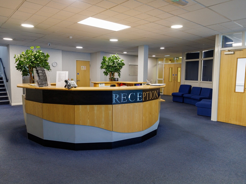 Faraday Way, Blackpool to rent - Lobby - Image 3 of 29