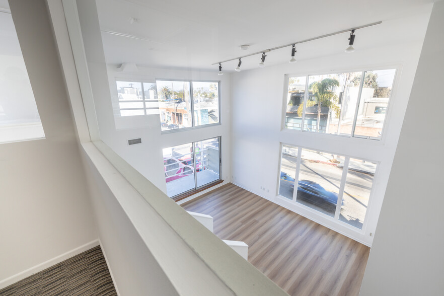 1350-1352 Abbot Kinney Blvd, Venice, CA for rent - Building Photo - Image 3 of 33