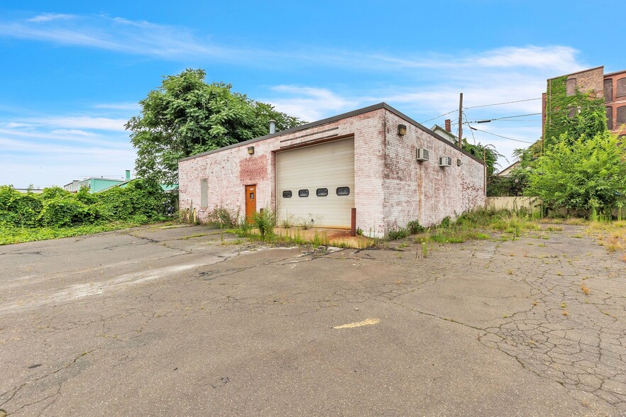 101 N Bridge St, Holyoke, MA for sale - Building Photo - Image 1 of 1